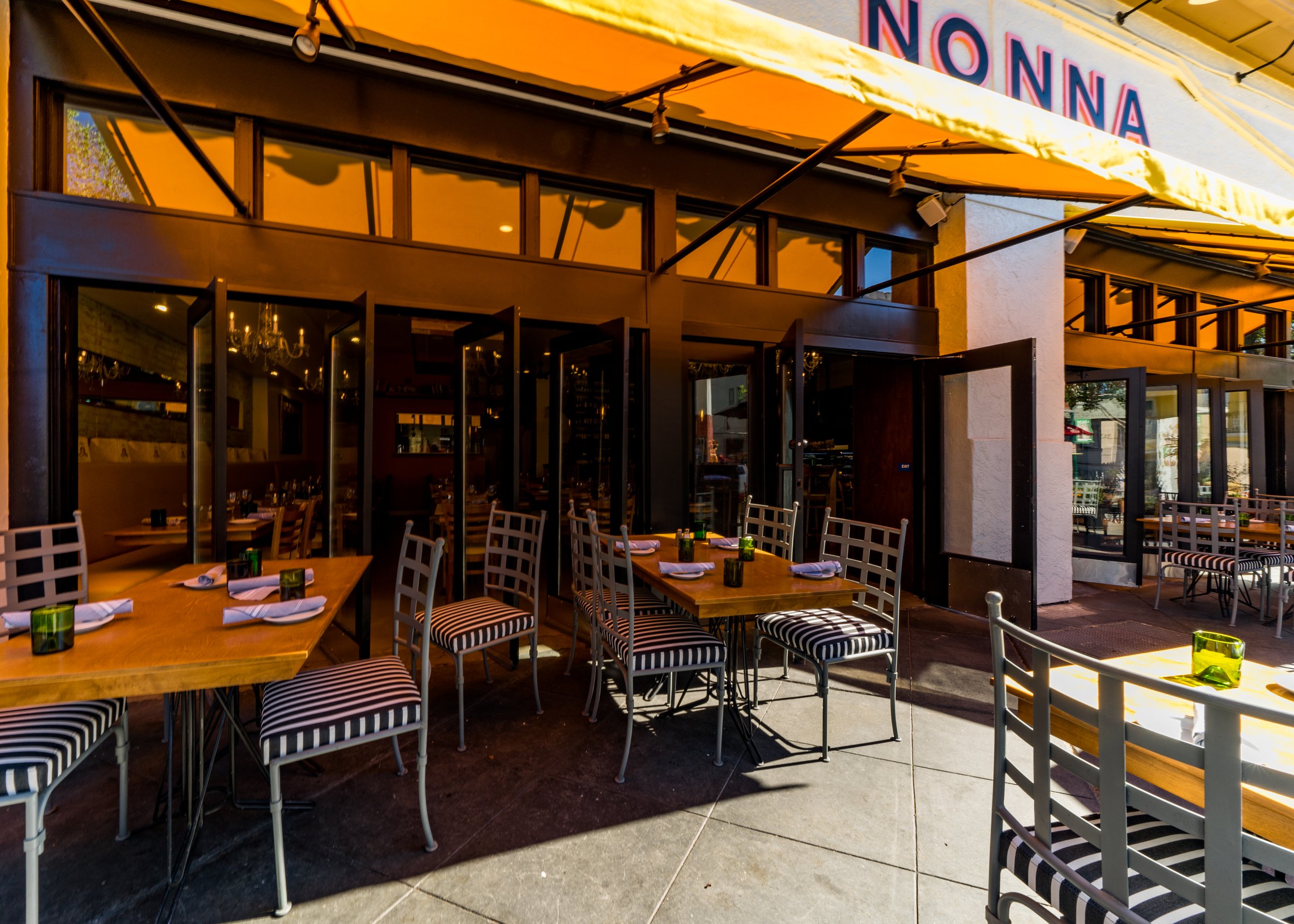 Outdoor dining at Nonna in Little Italy